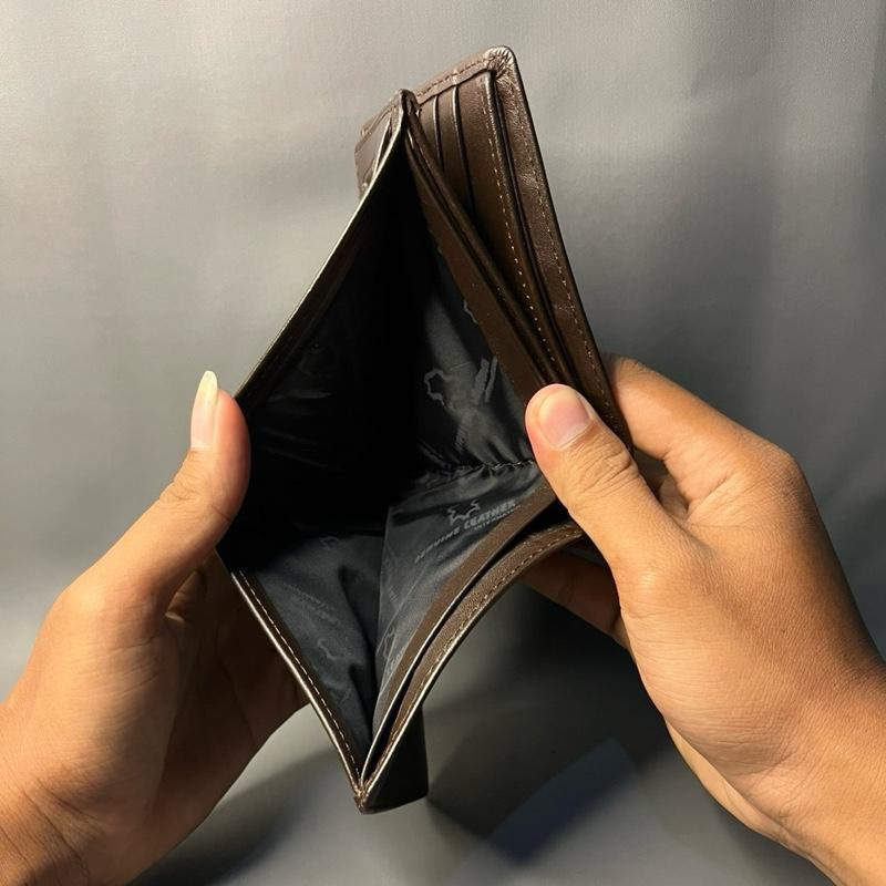 [TR 011 PLS] Dompet 3in1 lipat terbuat dari kulit sapi asli motif polos berpori. Tersedia slot kartu dan uang Pria 7