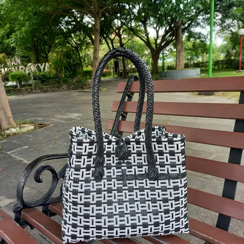 Tas Anyam Jali +Gantungan ukuran (23*10*16) 7