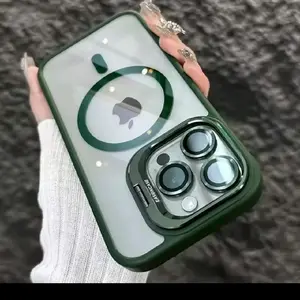 Apple iPhone 13 Pro Max Case Hijau dengan Desain Kamera Transparan dan Logo Apple