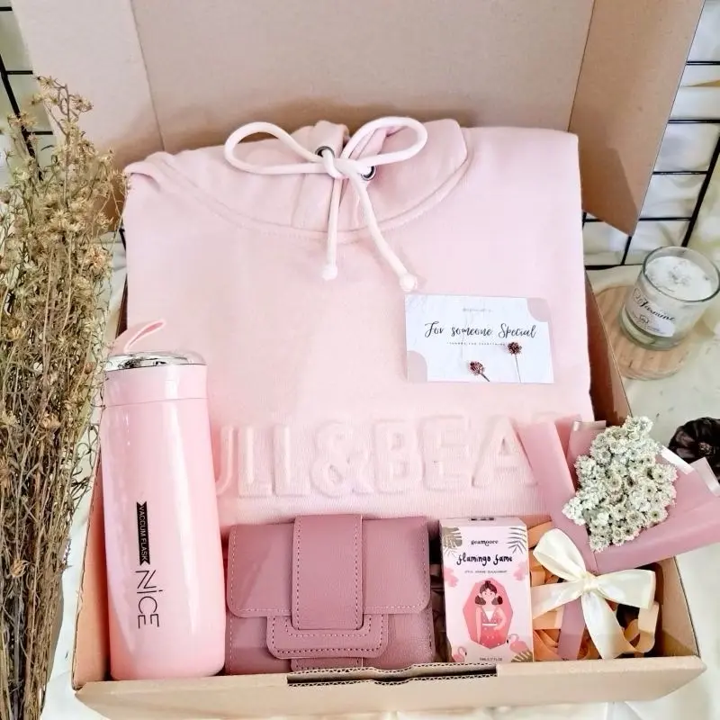 ￼Hampers Sweater Hoodie Gift Box Girly Cewek Kado Ulang Tahyn Special / Hampers special Cewek / Kado Cewek Special / Hampers Lebaran 1