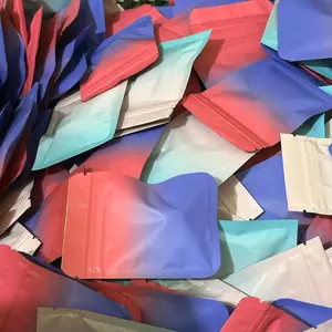 Main awal 13pouch manik-manik, Luxuri dan ada karakter lucu , pom"