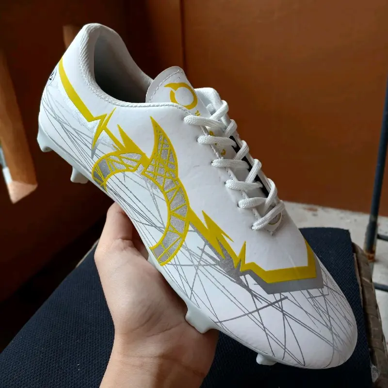 Sepatu Sepak Bola Ortus Raiden 1