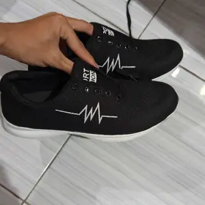 Sepatu Pria Sneakers Pria Sepatu Jogging Pria Sepatu Olahraga Pria Wanita Sepatu Kekinian