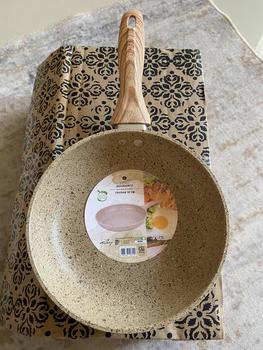 Product Review of [Exclusive Jordi Onsu] Pero Frypan 18cm Nonstick Granite Wooden Handle/ Wajan Tanpa Minyak from R**5 1