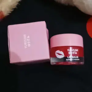 [G-SPEEDS] Lip Balm Krim Strawberry 5gr Pelembab Pemerah Bibir Gelap & Kering by Yurizumi BPOM