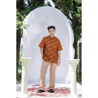 Gambar Batik Fractal Aditi Kemeja Pria Lengan Pendek - S dari Batik Fractal Kota Bandung 1 Tokopedia