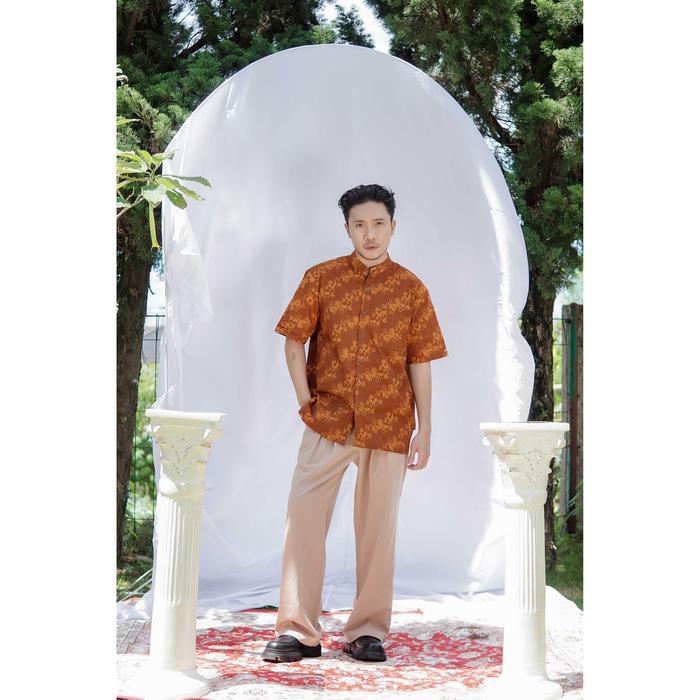 Gambar Batik Fractal Aditi Kemeja Pria Lengan Pendek - S dari Batik Fractal Kota Bandung Tokopedia