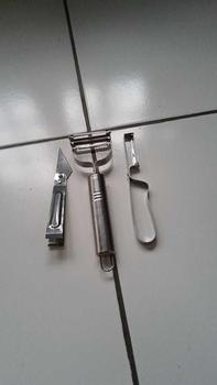 Product Review of PISAU PEELER ALAT PENGUPAS BUAH/SAYUR STAINLESS SET 3IN1 from S**k S**k 0