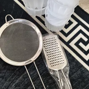 (1 pcs) Parutan KEJU Serbaguna Stainless Steel Anti Karat Serutan Keju