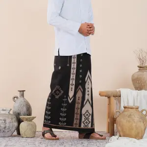 Sarung Signature Black Series Bahan Katun Polyester Premium Pakaian Muslim Pria Elegan Modern Terbaru By Arfat