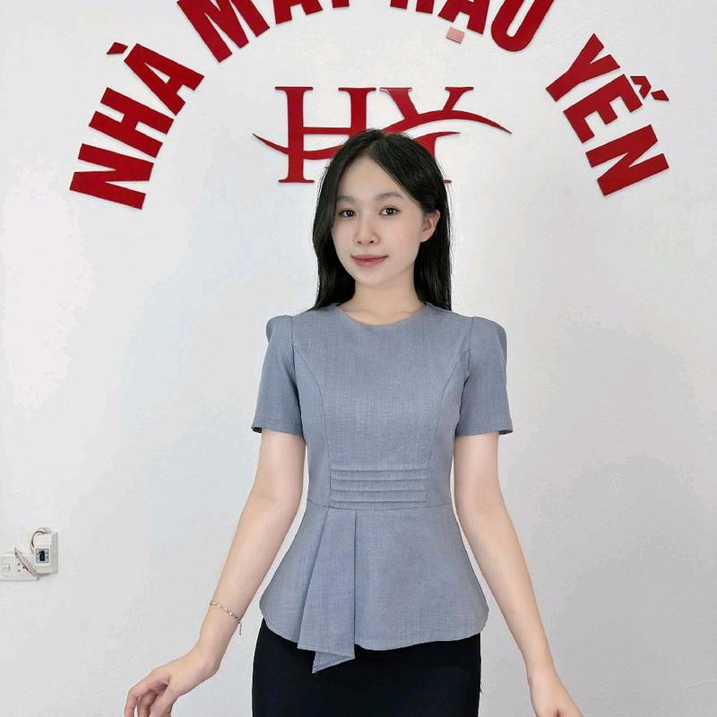  V39 Áo thiết kế nhà may Hậu Yến  chất xước thái có độ co giãn nhẹ thấm hút mồ hôi hạn chế nhăn nhàu 