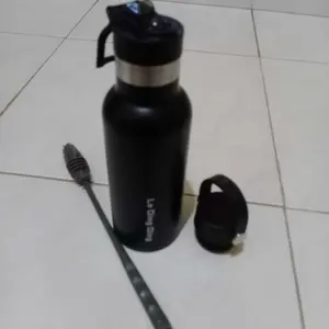 1Tumbler2 Penutup-Botol Minum 1 Liter Tumbler Stainless Vacuum Termos Tahan Panas Dingin 24 Jam