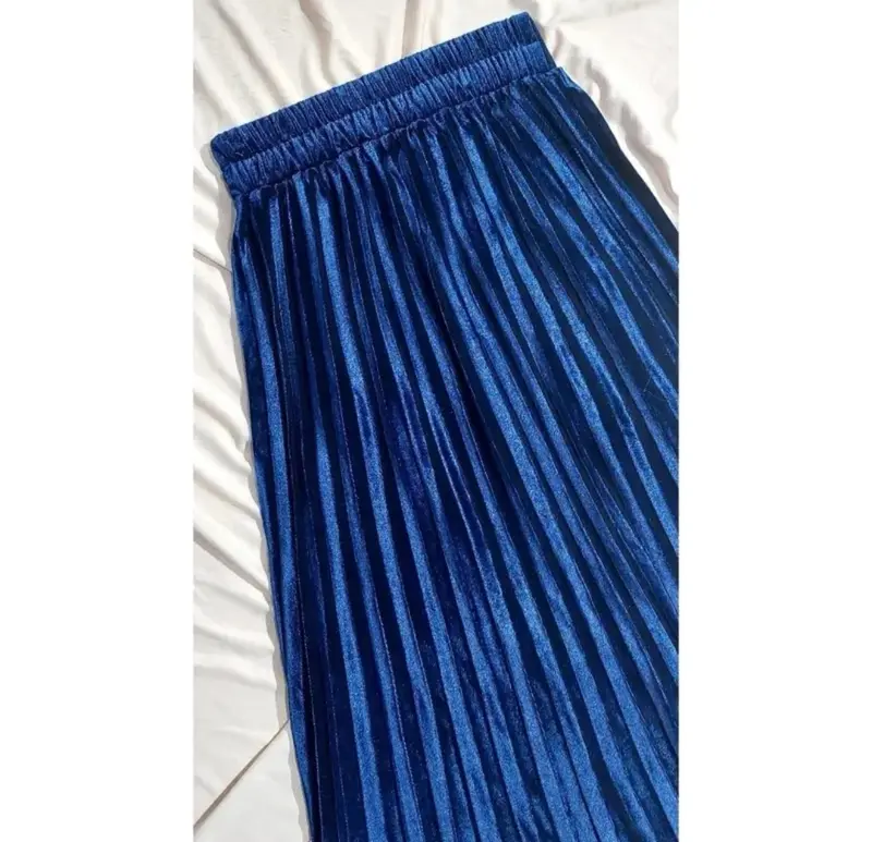 Rok Plisket Bludru Premium//Rok Velvet Bludru Import//Rok Bludru / rok wanita velvet tebal halus panjang Hitam 4