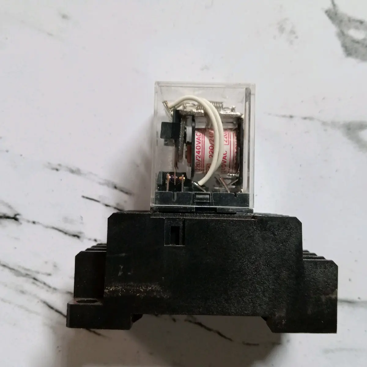 RELAY OMRON MY4 220/240V dijamin original