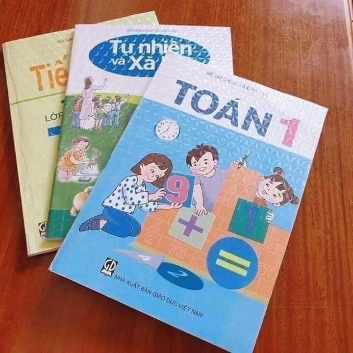 Set 50 Tờ Decal 3D Tự Dính Bọc Sách Học Sinh Trong Suốt Size 30x43 Chống Nước,Chống Rách Tặng 50 Nhãn Vở