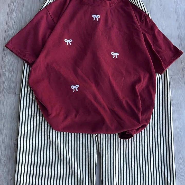 Set bộ áo thun form rộng in full nơ mix quần xuông kẻ dọc