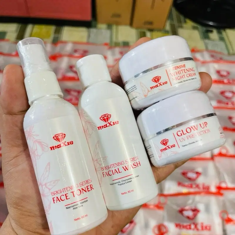 Cream Maxie Skincare BPOM Kemasan Baru RANDOM Tekstur Lebih SOFT Mencerahkan Perawatan Wajah Memutihkan Pencerah Pelembab 2