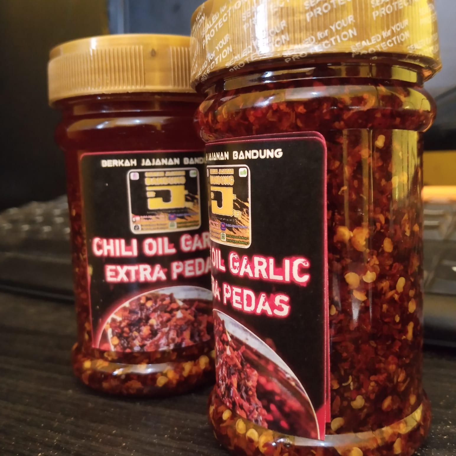 Terlaris CHILI OIL Garlic 150ml Pedas Daun Jeruk Minyak Cabai Praktis Halal Serbaguna Masakan Jajanan Dimsum Mie Pedas Cili Oil By DE WULAN