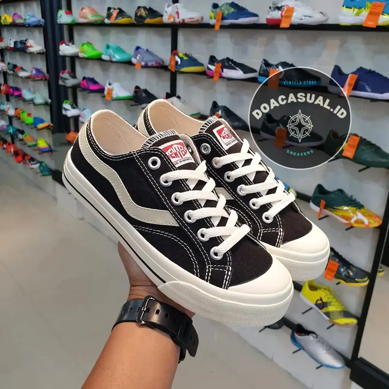 Sepatu Ventela Public Low Black Natural Original BNIB Shop