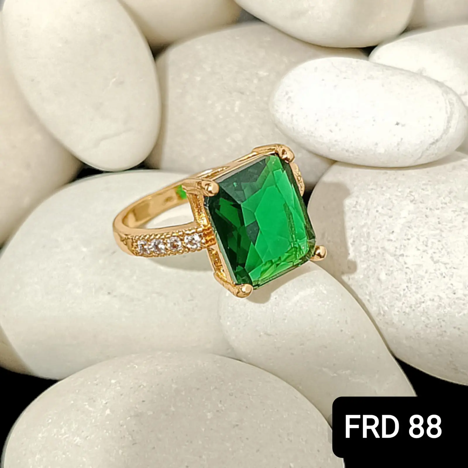 CINCIN WANITA MODEL BATU KODE J TERLARIS Aksesoris Permata