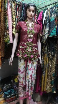 Product Review of Kebaya Encim Bordir Lengan Pendek KaNiNa from b**q b**h 0