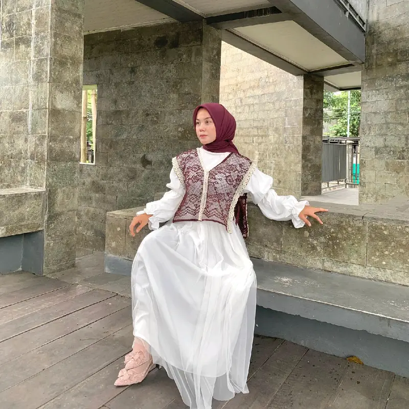 Vest Brukat Kondangan Lebaran Kekinian Simple Hijab Aesthetic Wanita Atasan Outer 1
