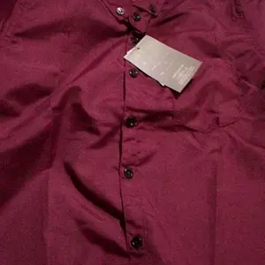 PROMO TERBARU KEMEJA BISA COUPLE AYAH DAN ANAK LENGAN PANJANG WARNA MARON BURGUNDY GELAP BAHAN KATUN NYAMAN ADEM SIZE M L XL XXL XXXL Dewasa Keluarga Baju Pasangan