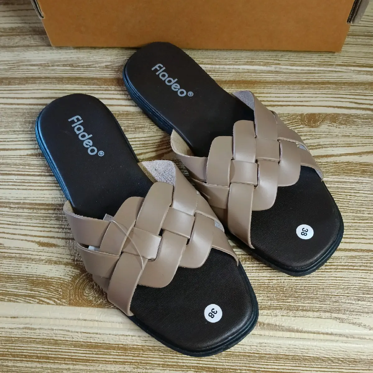 Sandal Flat wanita model Anyaman kulit sintesis // Sandal wanita trendy // Sandal Terbaru