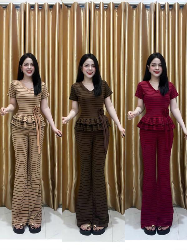 Sét Đồ Bộ Nữ Sọc Kiểu Mới Áo Cổ Tym Lai Bèo Phối Bông & Quần Loe Phong Cách Thời Trang Mới Mẻ