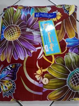 Product Review of Kencana Ungu Daster 40 KUB Label Biru | Daster Tangan Pendek Di Bawah Lutut Leher Bergelombang 3 Kancing Depan Batik Busui from R**1 0