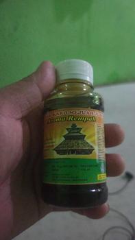 Product Review of Takasi Minyak Karo Isi 110 mL Pijat Tubuh Urut Keseleo Pegal Kelapa from J**n F**y H**n 0