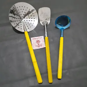 SATU SET ALAT MASAK ISI 3 PCS SPATULA SEROK IRUS [serok kecil spatula gagang kuning lubang buntu irus sedang gagang kayu]