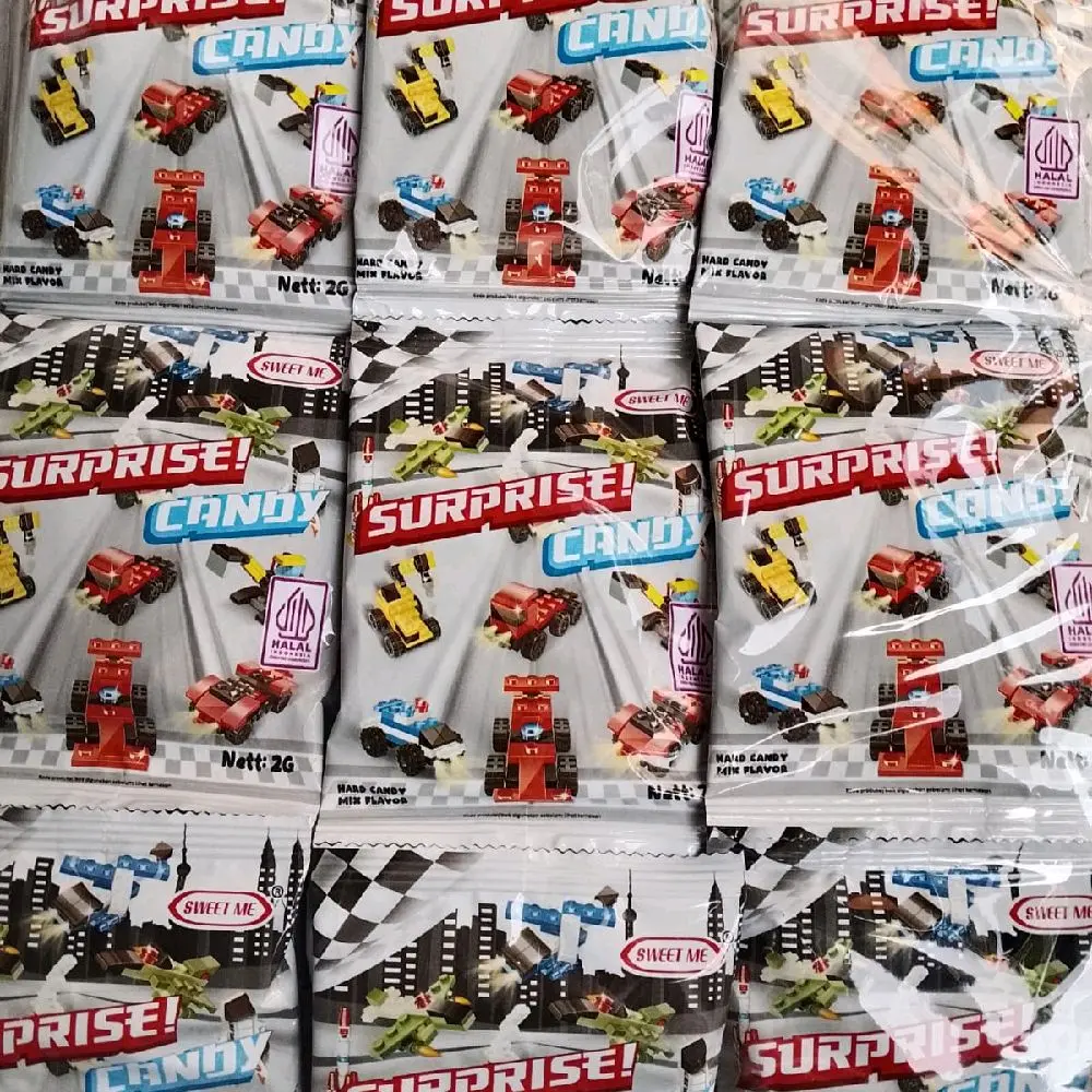 koleksi mainan figur surprise candy