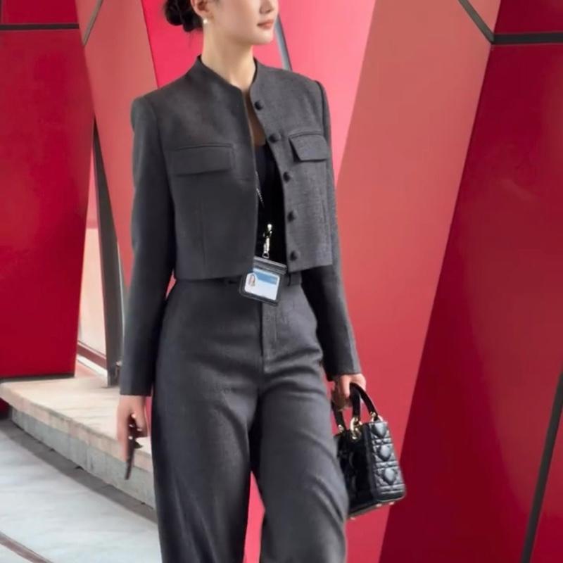  Set Blazer kiểu áo cổ tàu tay dài mix quần ống rộng cạp cao phong cách thanh lịch công sở 2026 