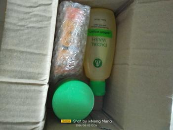 Product Review of Liz Skincare Paket Flek Hitam 4 in 1 Facial Wash Krim Pemutih Malam Siang Sunscreen Tabir Surya - Pencerah Lightening from N**g M**a 1
