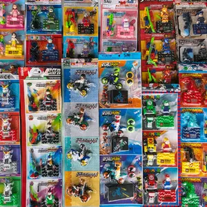 Mainan mtc Bongkar pasang Karakter Superhero Dan Barbie toy