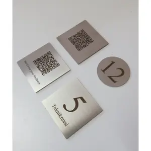 Teknikreasi Nomor Meja Stainless Custom SUS 304/201 7x7 cm Hairline Grafir QR Logo Custom untuk Cafe Restoran Kamar Hotel Villa Kantor Toilet Musholla