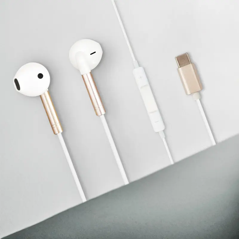 Digital TYPE C wired earphones with heavy bass and in ear remote control, for Apple 16/all Android phones