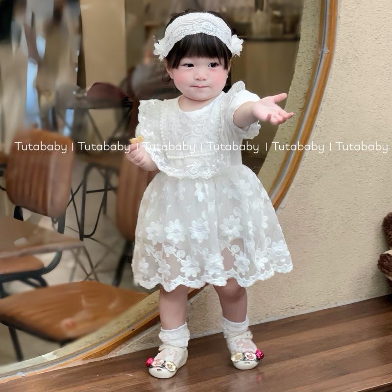  Bodysuit Cho Bé Xô Muslin Trắng Chân Ren Cộc Tay Kèm Turban Ren Hoa Bản To 