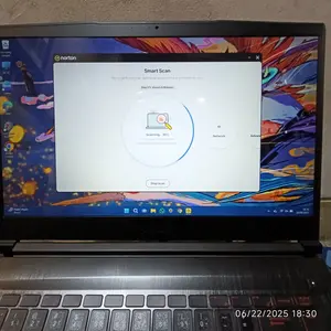 Skin Laptop Anti Gores Body Laptop Garskin Pelindung Body Luar Laptop Transparan Tipe Bahan Glossy & Mate Ukuran 42cm X 30cm