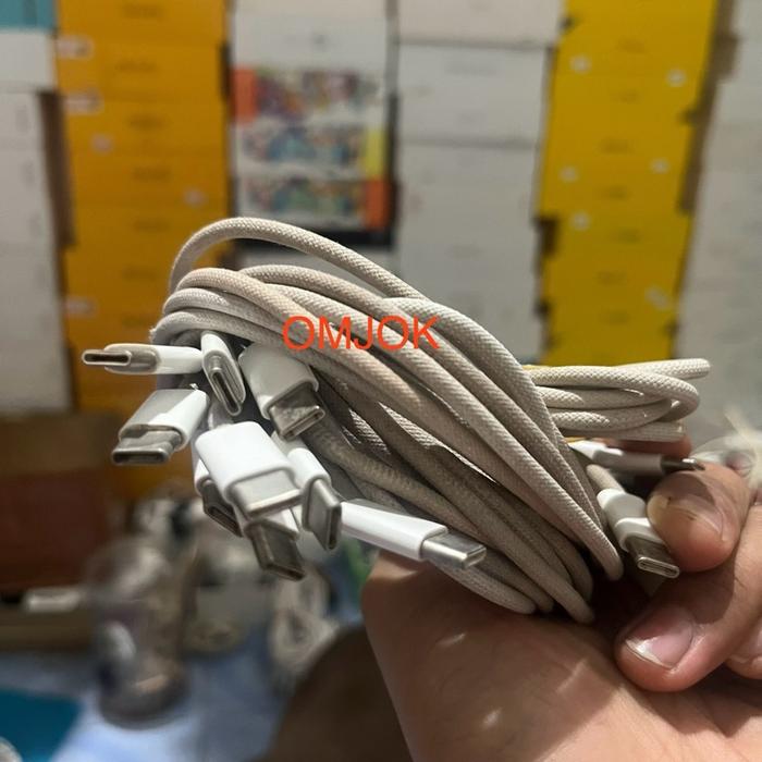 Gambar kabel Data C to C iphone 15 15pro 16 16e 16 pro dll bekas buluk fisik 60% msh normal dari omjok Kota Administrasi Jakarta Utara Tokopedia