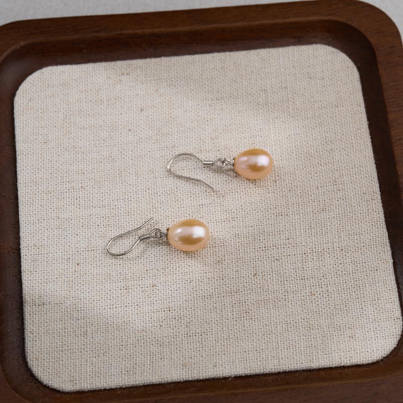 Product Introduction of S925 Silver freshwater coreless "Koi" rice earrings 6-7mm rice flawless ZH13403 2
