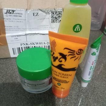 Product Review of Liz Skincare Paket Flek Hitam 4 in 1 Facial Wash Krim Pemutih Malam Siang Sunscreen Tabir Surya - Pencerah Lightening from r**6 0