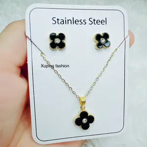 Set kalung dan anting bunga Titanium