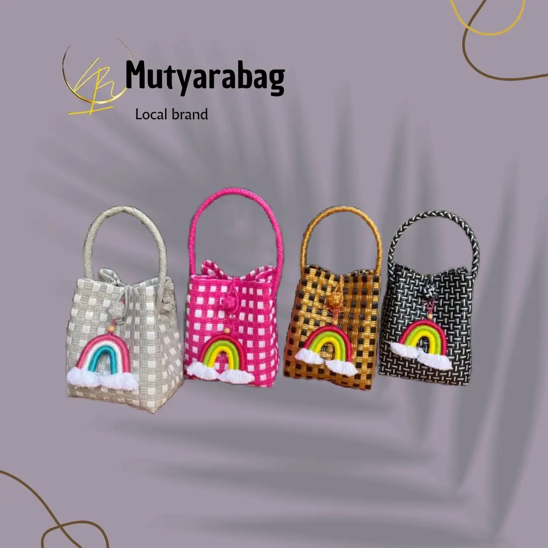 Tas Anyaman Jaly Minicubus Bag Free Gantungan Pelangi - Warna Pelangi
