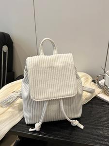 Mochila casual para mujer, bolsa de hombro ligera y a la moda, perfecta para uso diario y actividades al aire libre, diseño elegante para mujeres