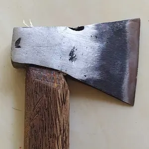 Kampak Palu Baja Sepuhan Asli Pande dengan Pegangan Kayu Natural dan Kualitas Terbaik untuk Penggunaan Harian