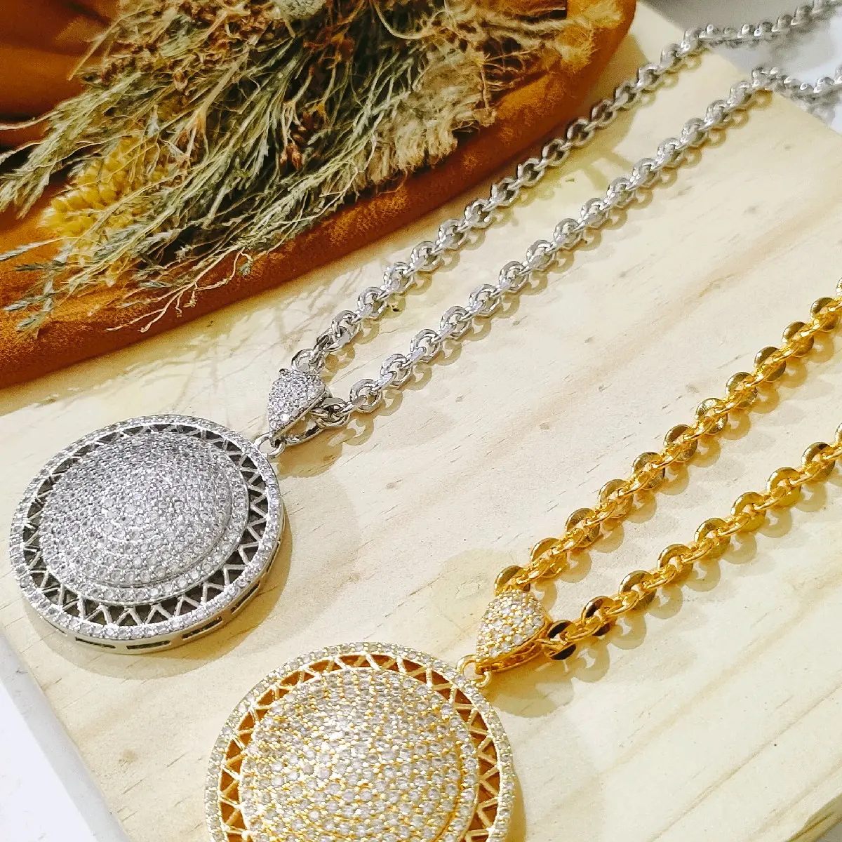 Kalung bulan permata bulat Perempuan
