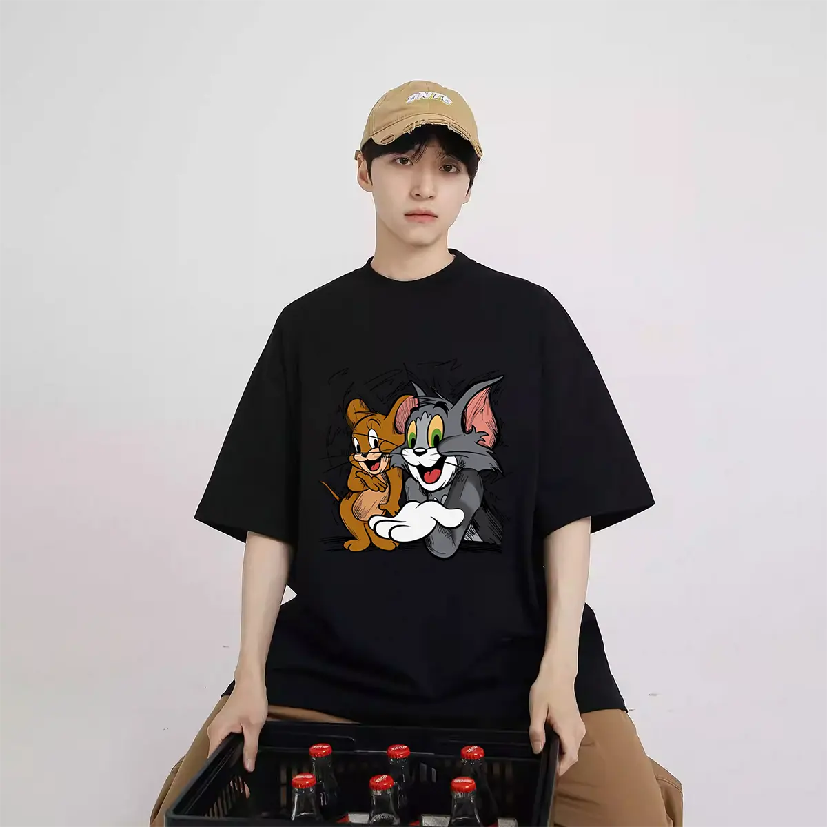 Novators studio  Kaos Leher Kru Lengan Pendek Lengan Pendek Motif Tom & Jerry yang Lucu