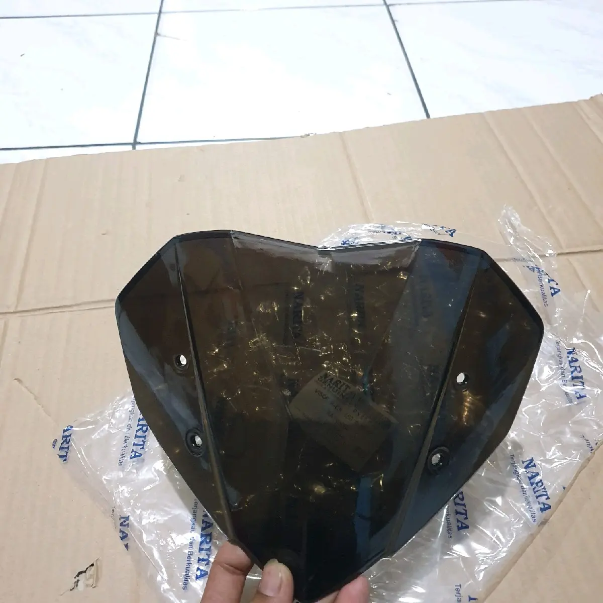 VISOR BATOK DEPAN CB 150 R NEW LED HITAM RAYBEN